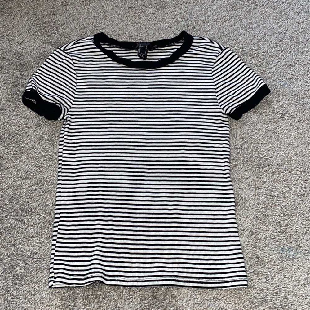 FOREVER21 white and black striped t-shirt